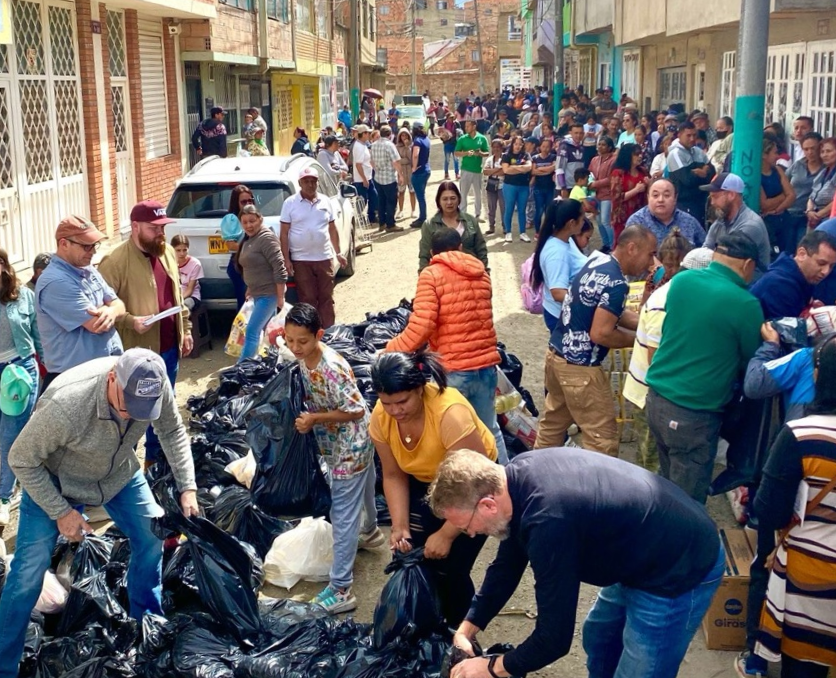 Colaboración del reino entre plantadores de Send Network, misioneros de la Junta de Misiones Internacionales y Send Relief estimula el crecimiento de una iglesia colombiana