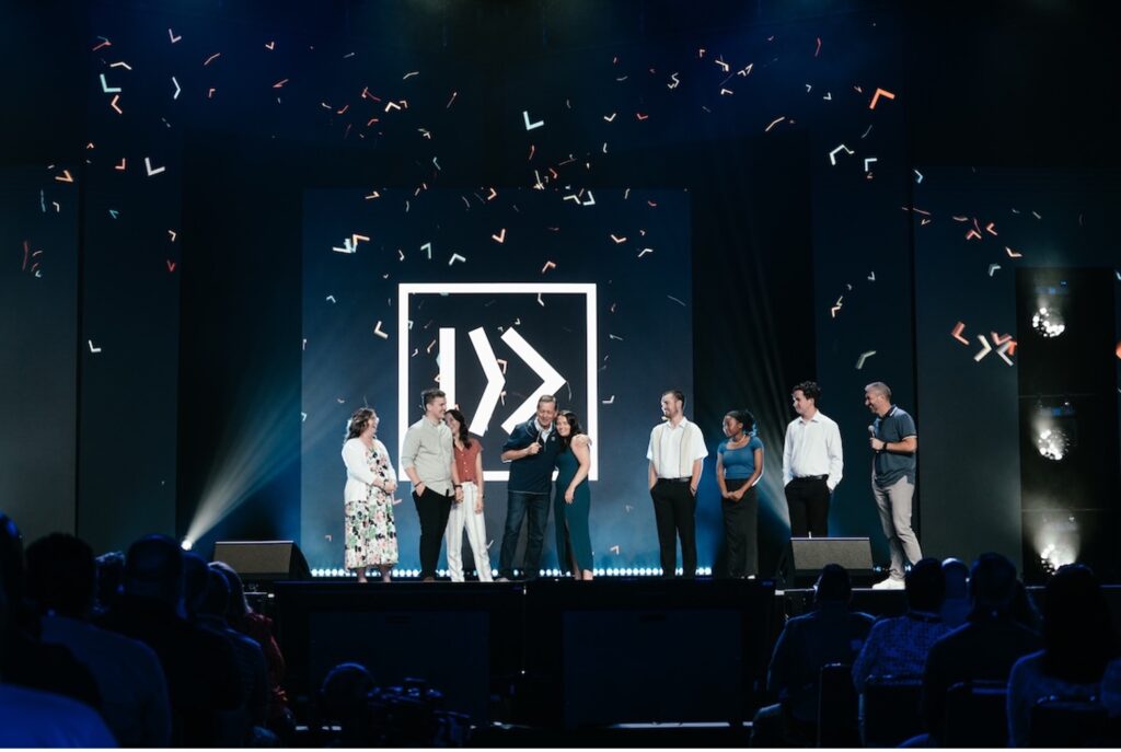 El almuerzo SEND de NAMB destaca las familias de cuidado temporal, adoptivas y anima a las familias de los plantadores.